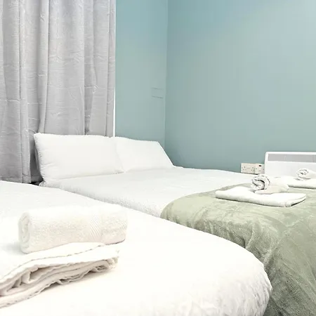 Corner Apartment *